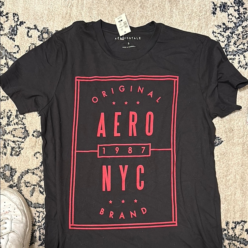 Aeropostale Black T-Shirt with Red Graphic